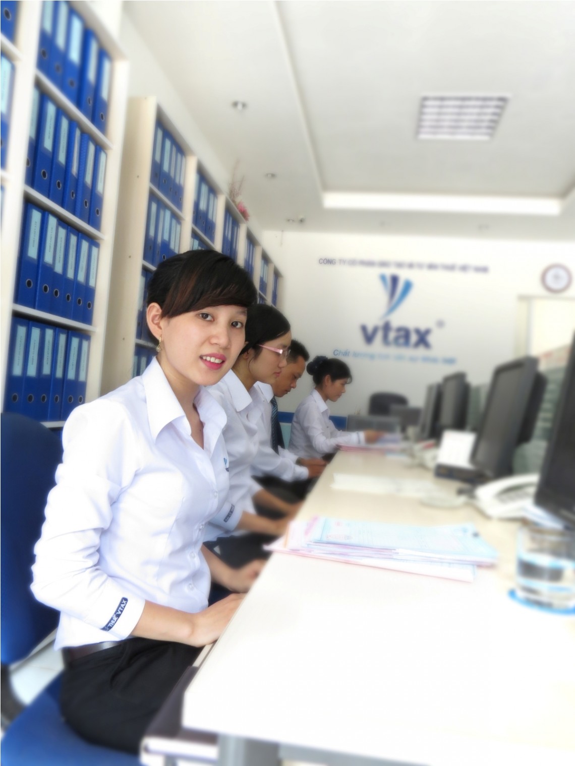 Nhân viên VTAX trong giờ làm việc