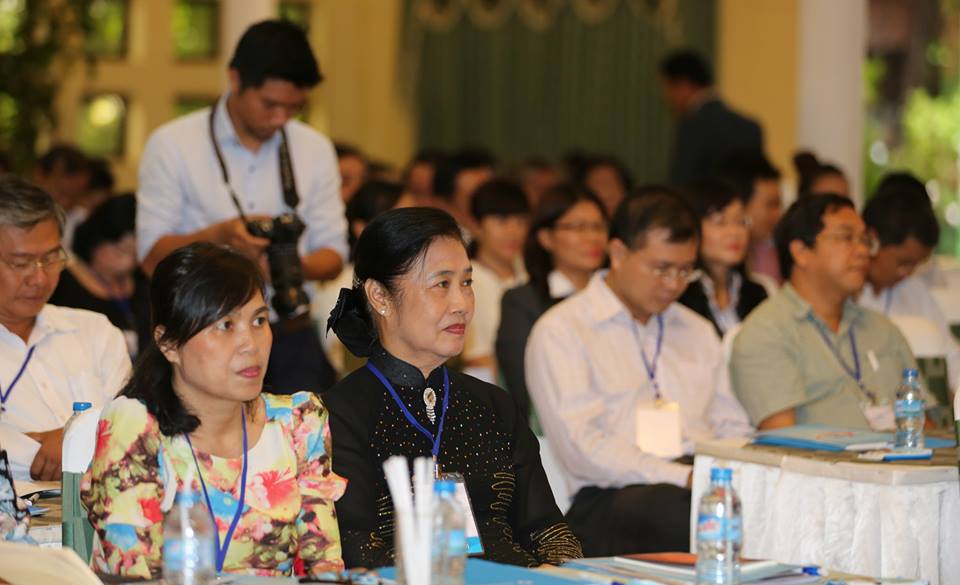 Các khách mời cùng các thành viên tham dự trong buổi Đại hội CLB Đại Lý Thuế Tp HCM lần I