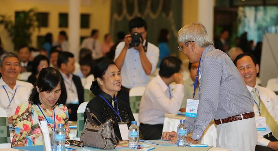 Các khách mời cùng các thành viên tham dự trong buổi Đại hội CLB Đại Lý Thuế Tp HCM lần I
