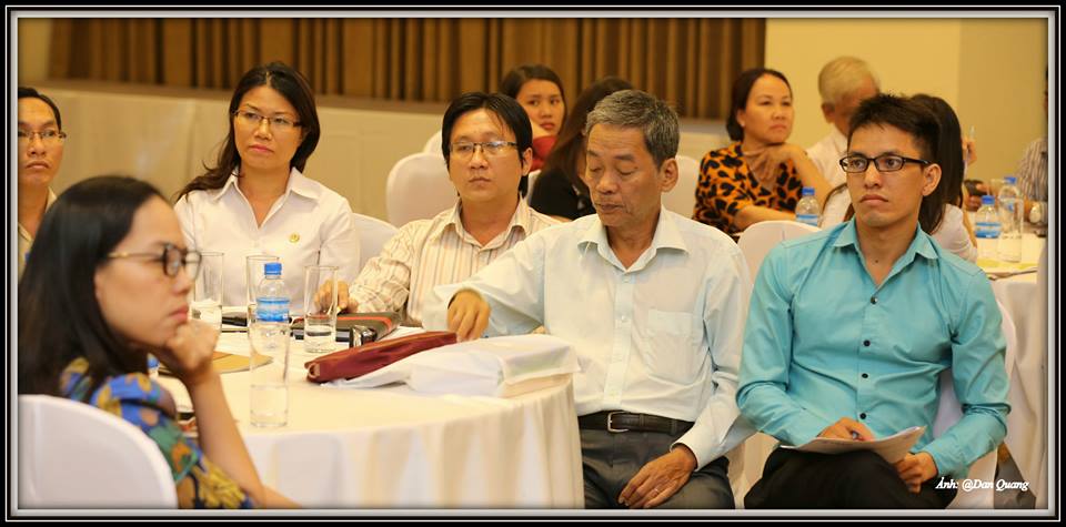 Bà Đồng Thị Như Anh - TGĐ Đại lý thuế VTAX cùng các doanh nghiệp khác tham dự trong buổi tọa đàm
