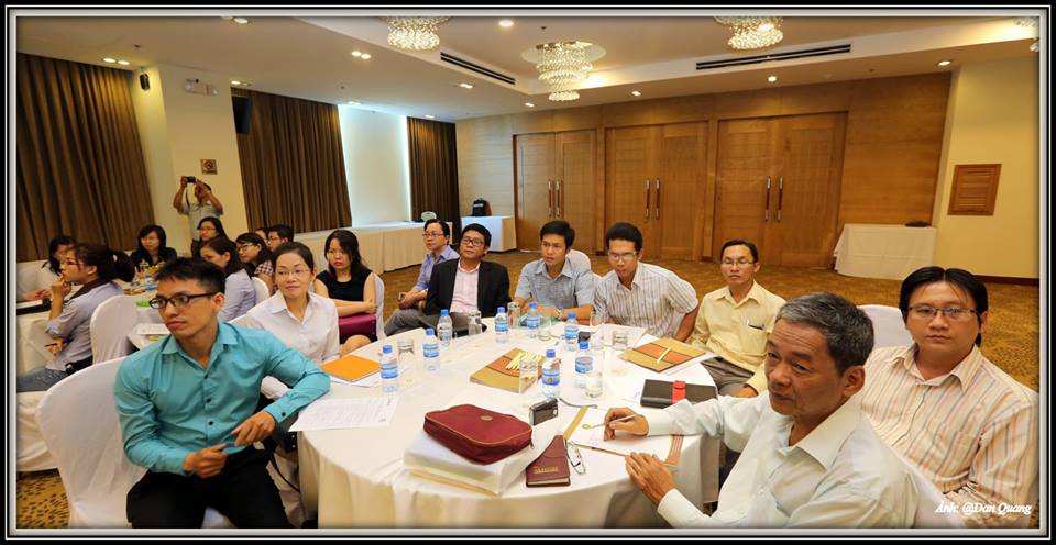 Những khách mời vi dự trong buổi tọa đàm