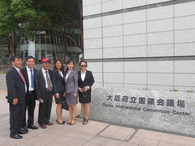 TGĐ VTAX cùng các thành viên CLB Đại lý thuế TP HCM tại Osaka - Japan
